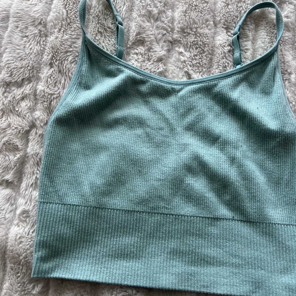 women’s crop top